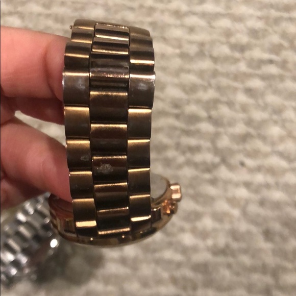 Authentic Michael Kors Watches - Picture 3 of 4